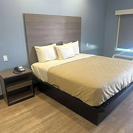 M&M Inn And Suites