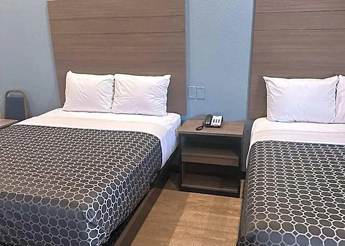 Motel M&m And *
